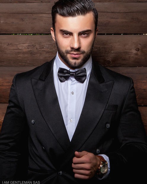 Rejoins le club et devient un gentleman